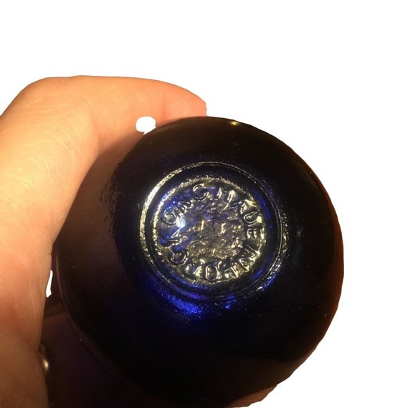 Blue Light Bulb Salt & Pepper Shaker Set - Picture 7 of 14